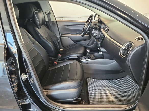 2017 Kia Rio IV, чёрный - вид 14