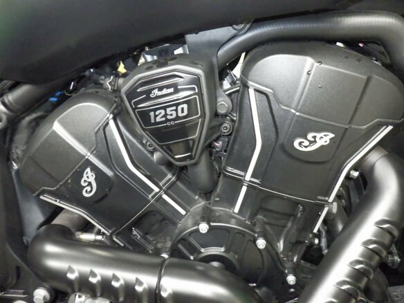 2024 Indian Scout, чёрный, 1530000 рублей - вид 12