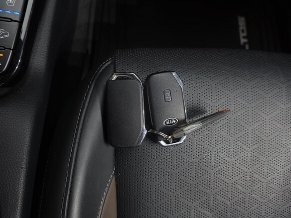 2020 Kia Seltos I, серебристый, 2200000 рублей - вид 35