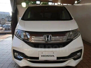 2017 Honda Stepwgn Spada V, белый, 1310007 рублей, вид 2