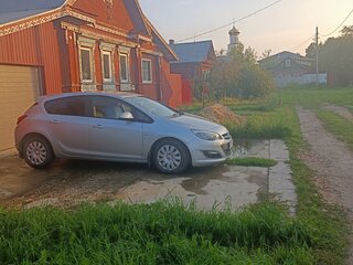 2013 Opel Astra J Рестайлинг, серебристый, 850000 рублей, вид 5