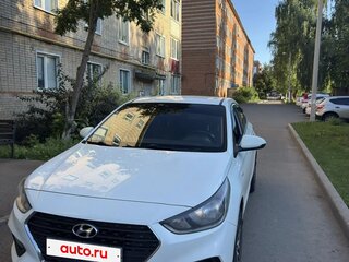 2017 Hyundai Solaris II, белый, 905000 рублей, вид 4