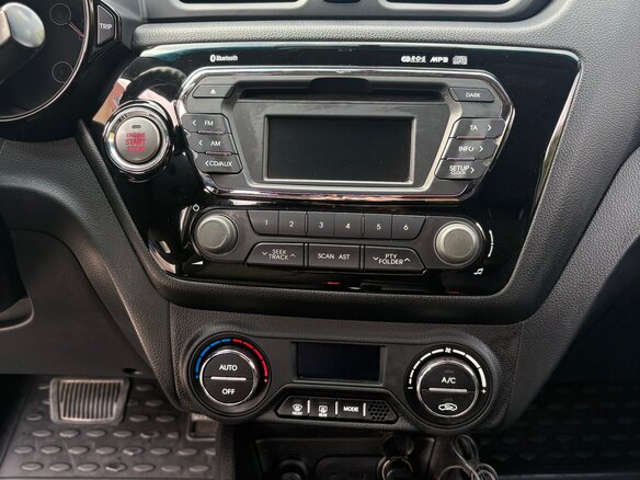 2012 Kia Rio 4-speed III, белый, 870000 рублей - вид 10