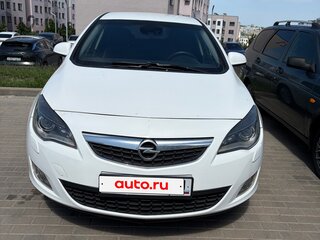 2011 Opel Astra J, белый, 700000 рублей, вид 1