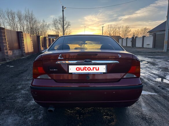 2004 Ford Focus I Рестайлинг, красный, 190000 рублей - вид 4