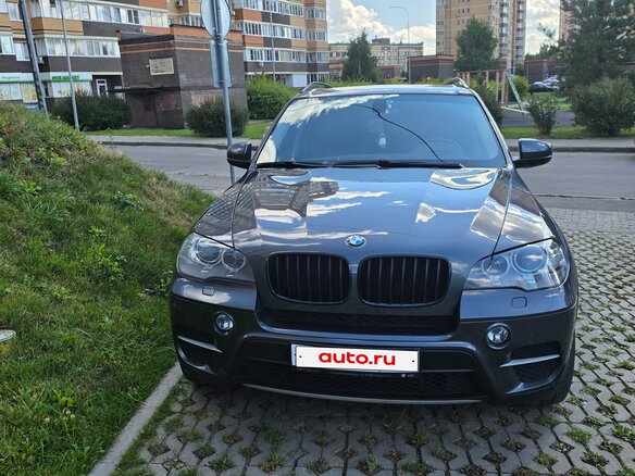 2013 BMW X5 35i II (E70) Рестайлинг, серый, 2090000 рублей - вид 4