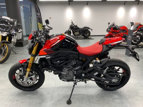 2024 Ducati Monster 937, красный, 1190000 рублей, вид 2