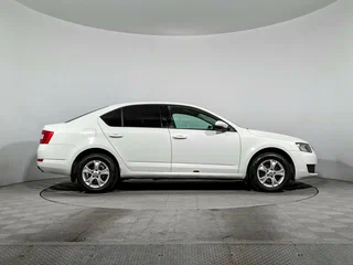 2015 Skoda Octavia III (A7), белый, 855000 рублей, вид 4