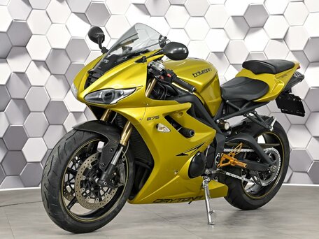 2012 Triumph Daytona 675, золотистый, 547000 рублей, вид 2