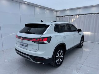 2023 Volkswagen Tayron I Рестайлинг, белый, 1880000 рублей, вид 4