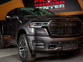 2025 Ram 1500 Crew Cab V Рестайлинг, серый, 12898000 рублей, вид 2