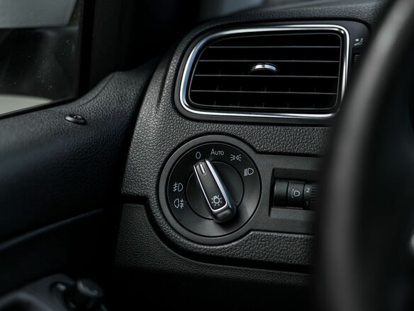 2014 Volkswagen Polo V, белый, 590000 рублей - вид 10