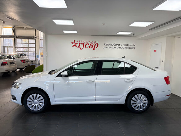 2019 Skoda Octavia III (A7) Рестайлинг, белый, 1840000 рублей - вид 6