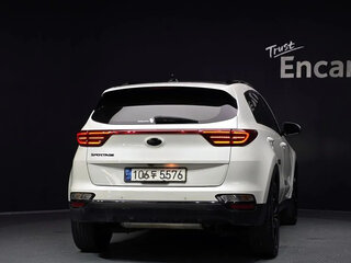 2019 Kia Sportage IV Рестайлинг, белый, 1680000 рублей, вид 4
