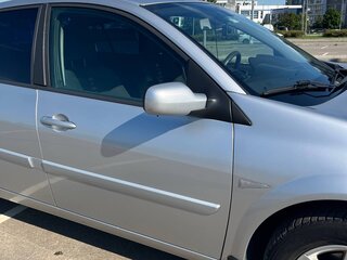 2007 Renault Megane II Рестайлинг, серебристый, 380000 рублей, вид 3