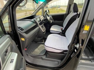 2007 Toyota Voxy II (R70), чёрный, 1330000 рублей, вид 5