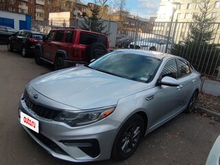 2019 Kia Optima IV Рестайлинг, серебристый, 1400000 рублей, вид 1