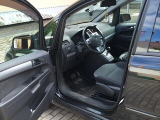 2013 Opel Zafira B Рестайлинг, чёрный, 550000 рублей, вид 4