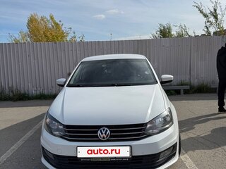 2015 Volkswagen Polo V Рестайлинг, белый, 850000 рублей, вид 2