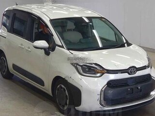 2023 Toyota Sienta III, белый, 1650000 рублей, вид 5