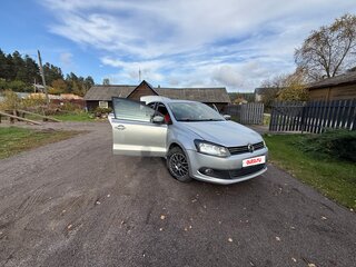 2013 Volkswagen Polo V, серебристый, 700000 рублей, вид 4