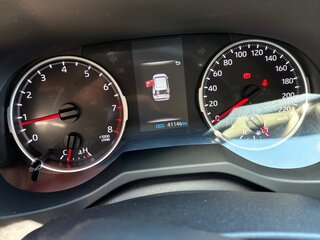 2022 Toyota RAV4 V (XA50), чёрный, 3000000 рублей, вид 1