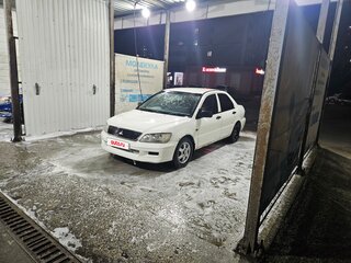 2000 Mitsubishi Lancer Cedia IX, белый, 200000 рублей, вид 2