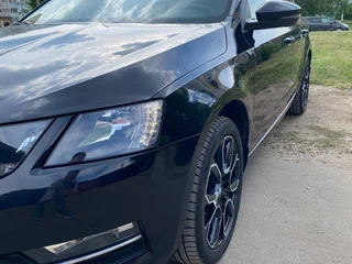 2018 Skoda Octavia III (A7) Рестайлинг, чёрный, 1850000 рублей, вид 3