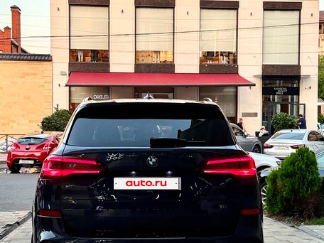 2020 BMW X5 40i IV (G05/G18), серый, 7100000 рублей, вид 2
