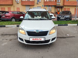 2012 Skoda Roomster I Рестайлинг, белый, 410000 рублей, вид 2
