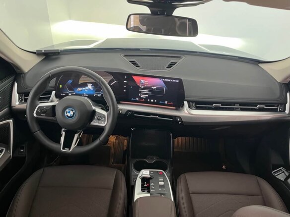 2025 BMW iX1 eDrive 25L, серый, 3830111 рублей - вид 8