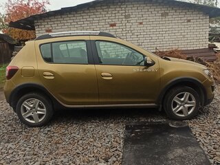 2014 Renault Sandero Stepway II, зелёный, 920000 рублей, вид 4