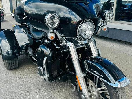 2018 Harley-Davidson Tri Glide, чёрный, 3750000 рублей, вид 3