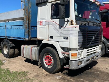 1990 Volvo F-Series, белый, 337714 рублей, вид 2