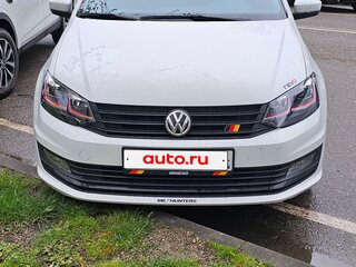 2017 Volkswagen Polo V Рестайлинг, белый, 1600000 рублей, вид 1