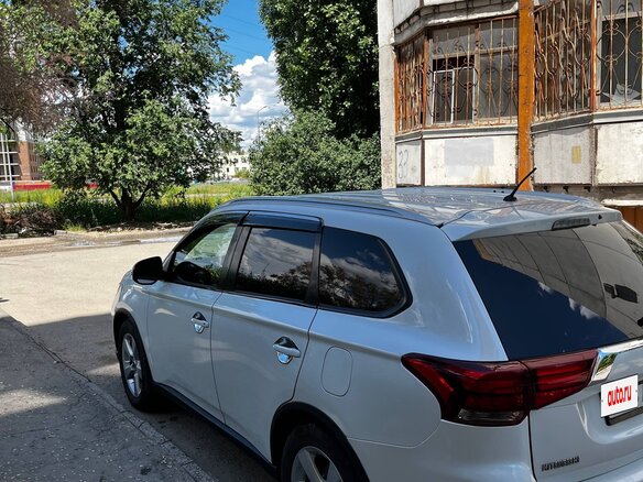 2013 Mitsubishi Outlander III, белый, 1449999 рублей - вид 4