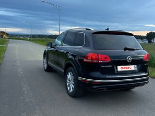 2016 Volkswagen Touareg II Рестайлинг, синий, 2429000 рублей, вид 5