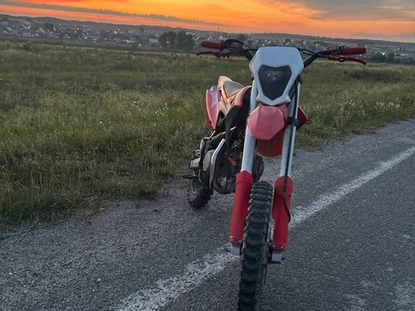 2024 Apollo Thunder, красный, 65000 рублей, вид 2