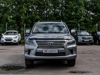 2011 Lexus LX 570 III, серебристый, 2680000 рублей, вид 3