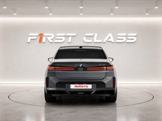 2026 BMW 7 серии M760e xDrive VII (G70) Рестайлинг, серый, 26000000 рублей, вид 4