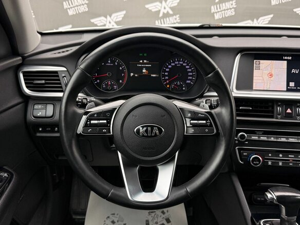 2019 Kia Optima IV Рестайлинг, белый, 2165000 рублей - вид 15