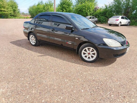 2007 Mitsubishi Lancer IX Рестайлинг, чёрный, 400000 рублей - вид 3