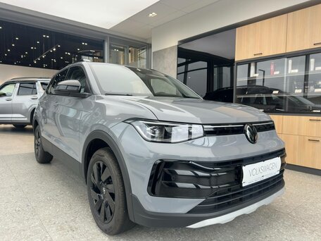 2026 Volkswagen Tharu XR, серый, 2393000 рублей, вид 3