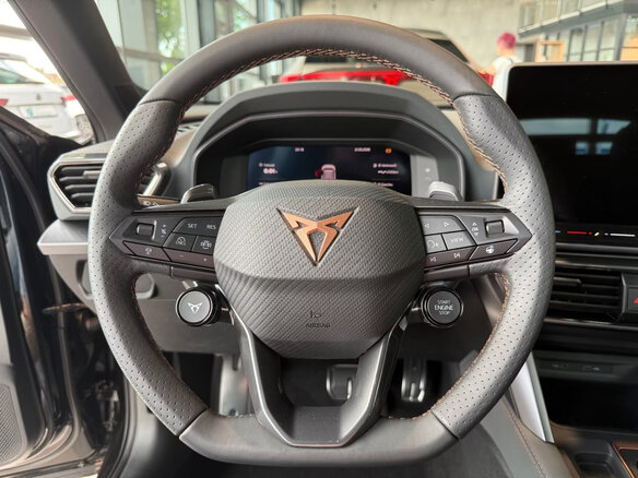 2026 Cupra Formentor VZ5 I Рестайлинг, чёрный, 10722000 рублей - вид 12
