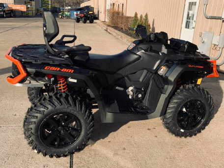 2017 BRP Can-Am Outlander 650, чёрный, 1040000 рублей, вид 1