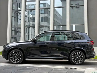 2023 BMW X5 Long 40Li IV (G05/G18) Рестайлинг, чёрный, 8790888 рублей, вид 3