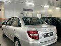 2026 Lada (ВАЗ) Granta I Рестайлинг, серебристый - вид 2