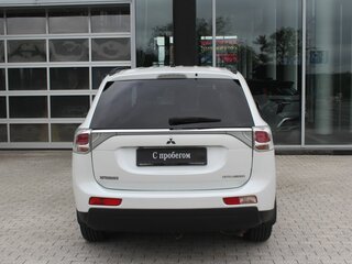 2013 Mitsubishi Outlander III, белый, 1055000 рублей, вид 3