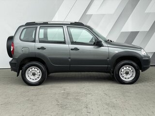 2018 Chevrolet Niva I Рестайлинг, серый, 678000 рублей, вид 4