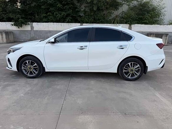 2023 Kia K3 II (China Market) Рестайлинг, белый, 1280285 рублей - вид 5